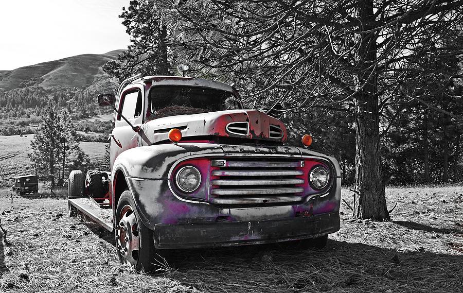 Old Fire Truck  Digital Art by Fred Loring