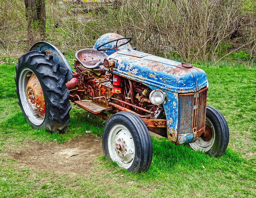 Old Ford Tractor at Rockefeller Estate Photograph by Russel Considine
