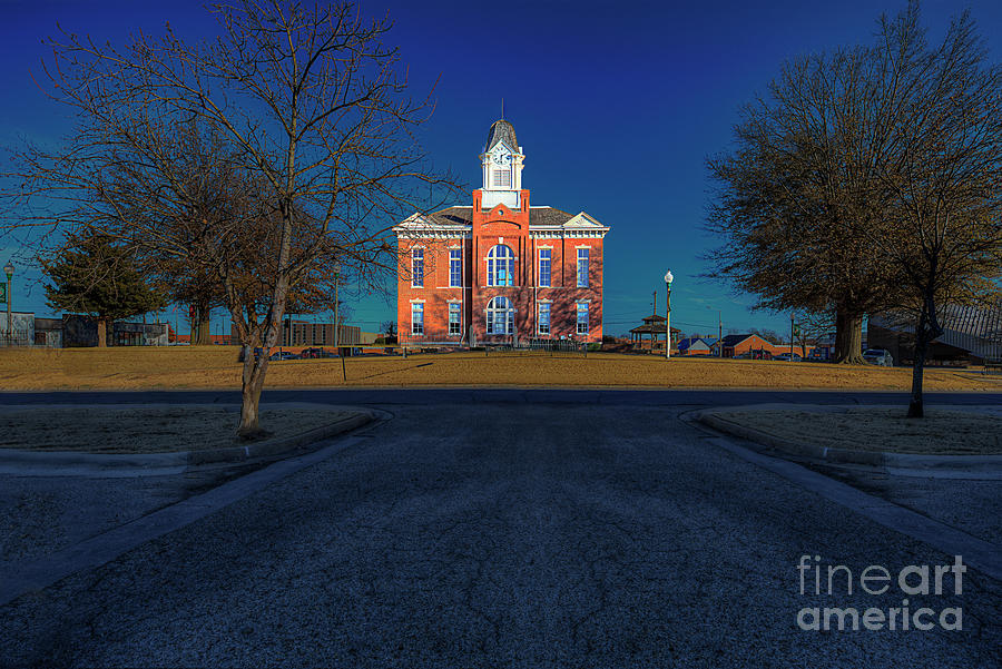 Old Greene County Courthouse. Photograph by Larry Braun