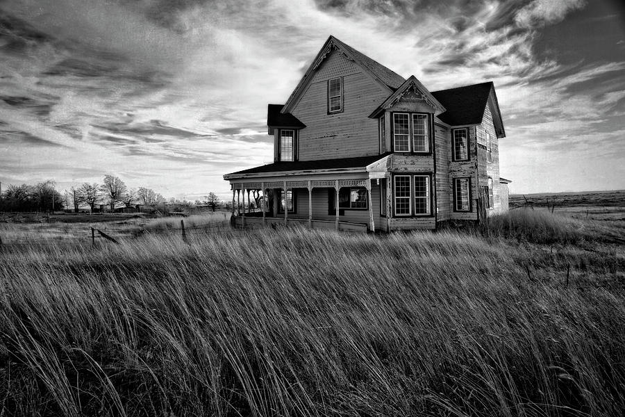 Old House in Field Photograph by Kim Wehner - Pixels