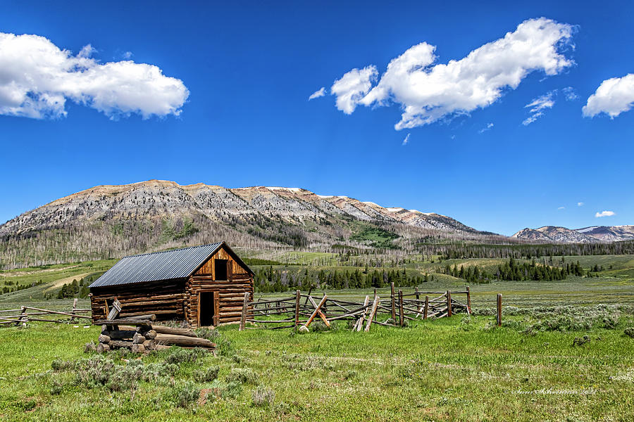 Old Log Barn in Snyder Basin Photograph by Sam Sherman - Fine Art America