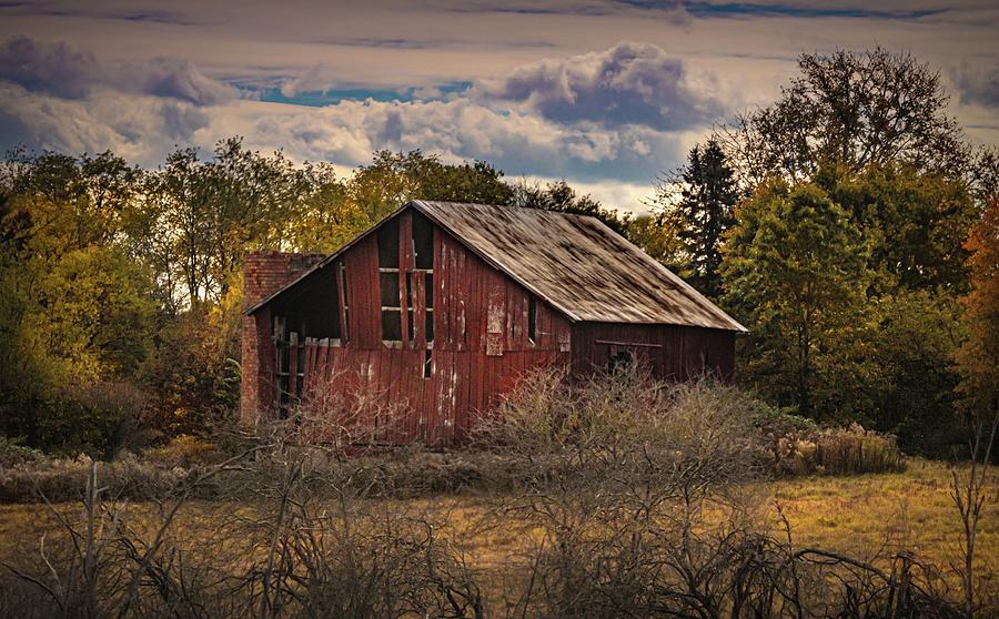 Farm Photograph - Old Ohio Red Barn by Linda Unger