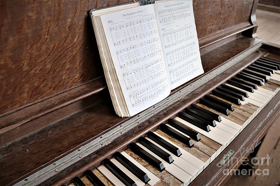 Old Piano Photograph By Peggy Sands 