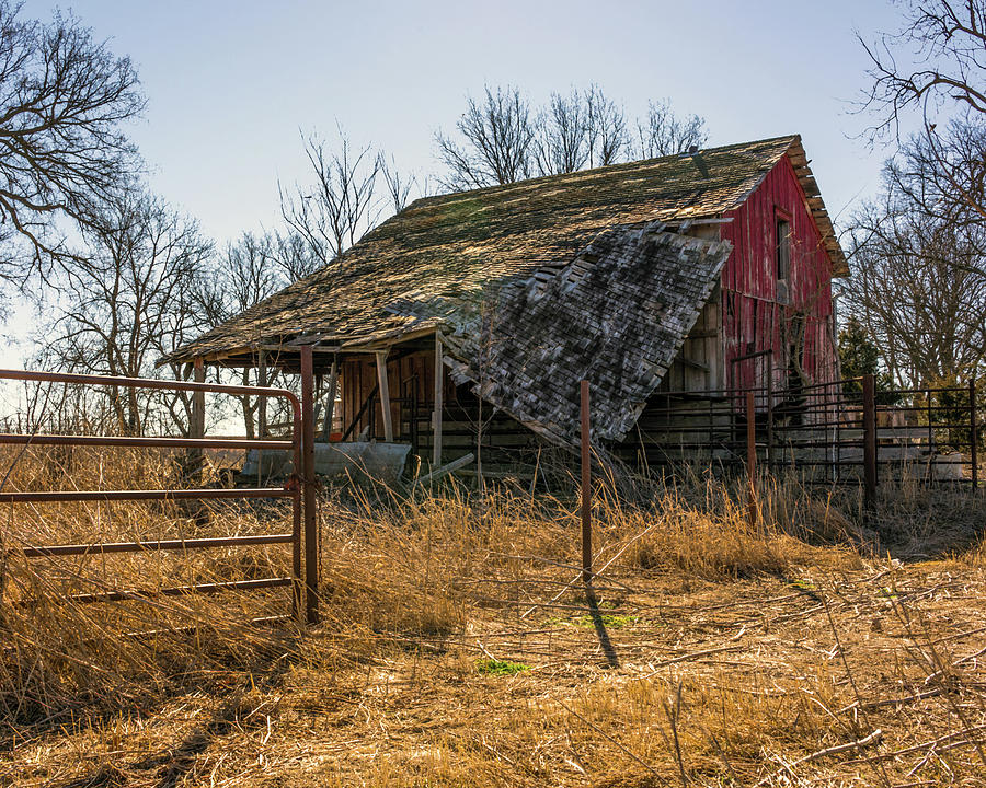 Old Red Barn Photograph by Don Spenner