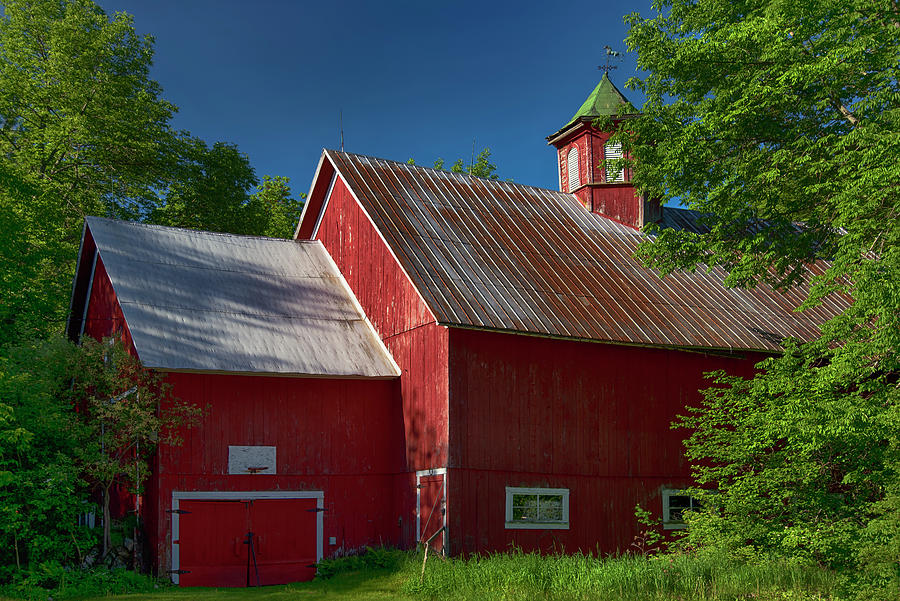 Old Red Barn - Vermont Photograph by Joann Vitali