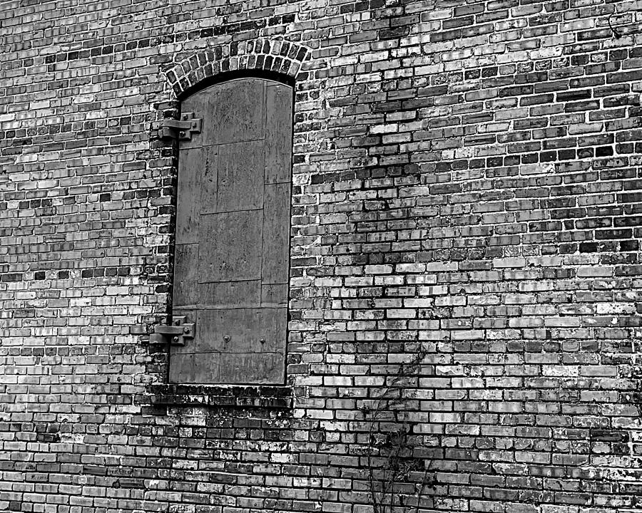 Old Red Door BW Photograph by Lee Darnell