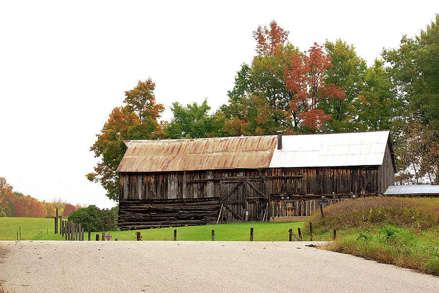 Old Rustic Barn in the Fall Print Photograph by Gwen Gibson