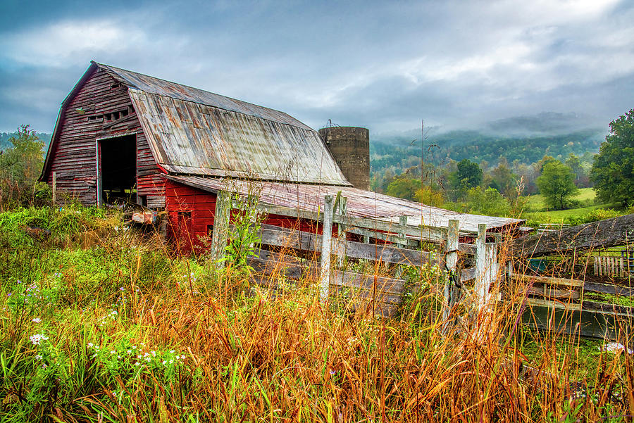 Old Smoky Mountains barn Photograph by Andy Crawford