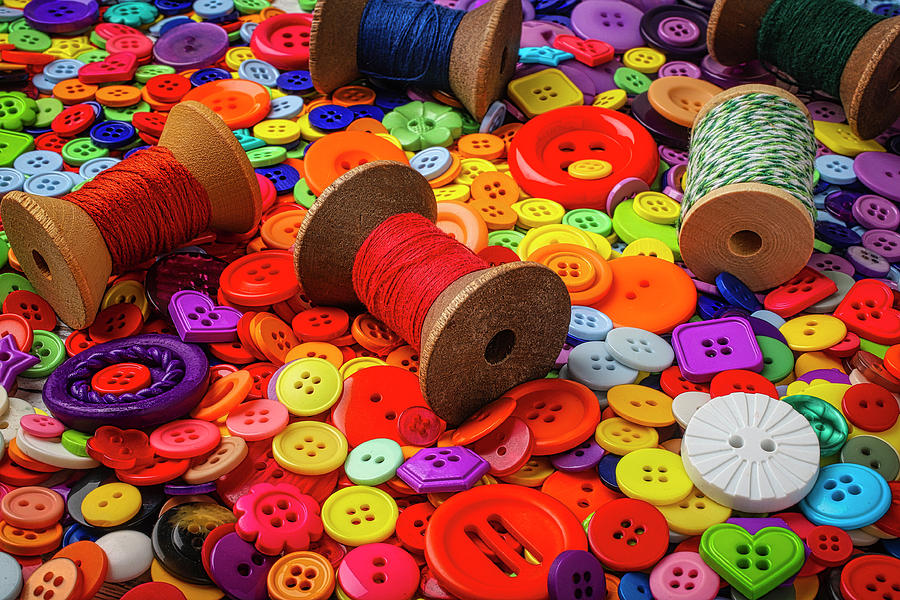 Old Spools Of Thread Photograph by Garry Gay - Pixels
