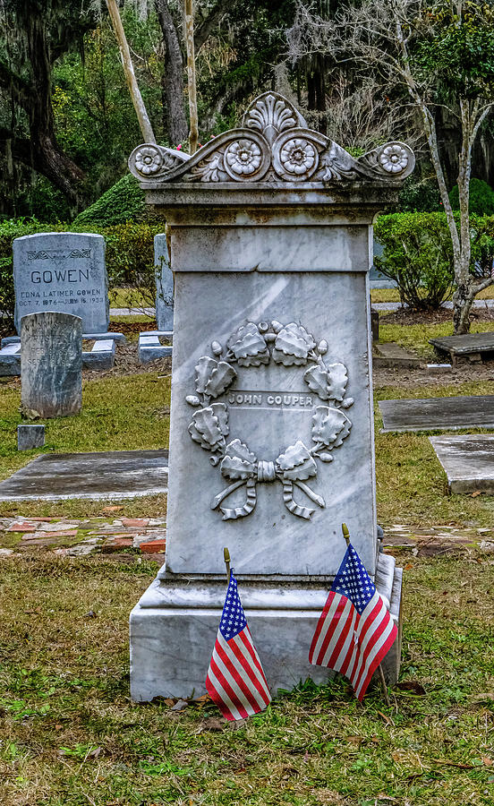 Old Tomb in Southern Cemetery Photograph by Darryl Brooks