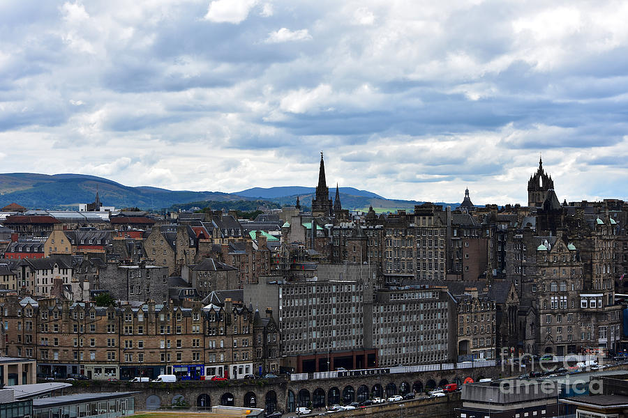 Old Town - Edinburgh Cityscape Photograph by Yvonne Johnstone
