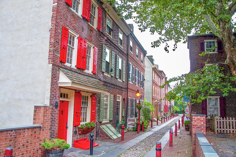 Olde City - Elfreths Alley - Philadelphia Photograph by Bill Cannon