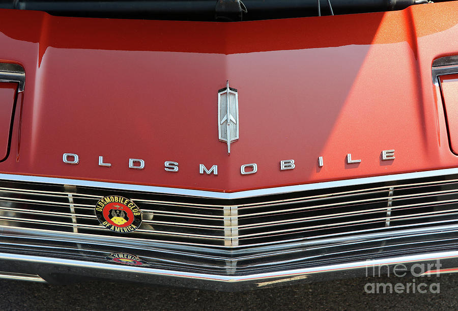 Oldsmobile Toronado Grille 8938 Photograph