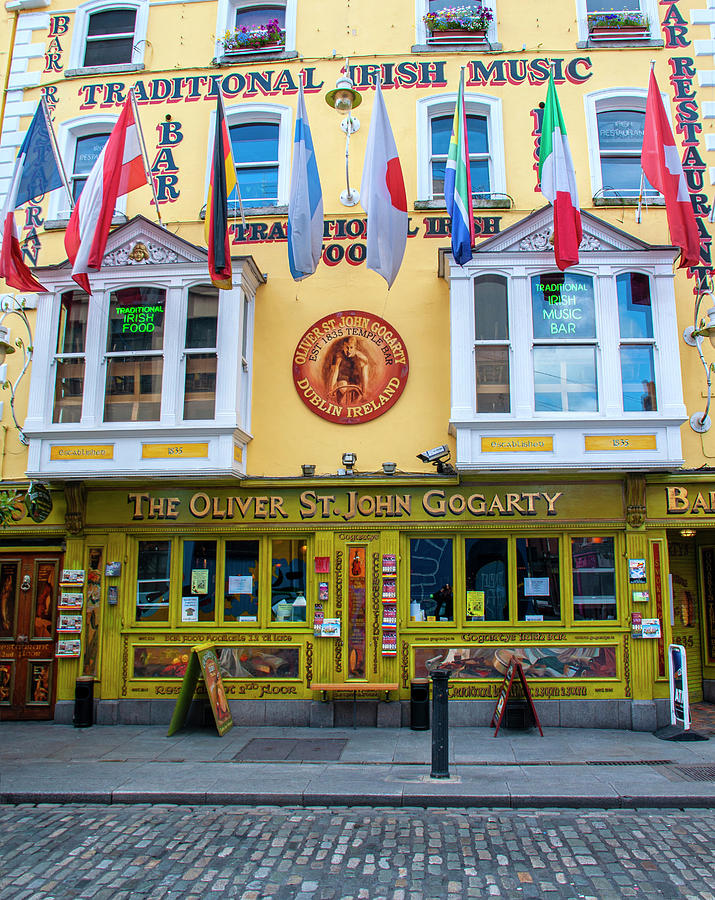 Oliver St. John Gogarty Pub - Dublin, Ireland Photograph by Denise Strahm