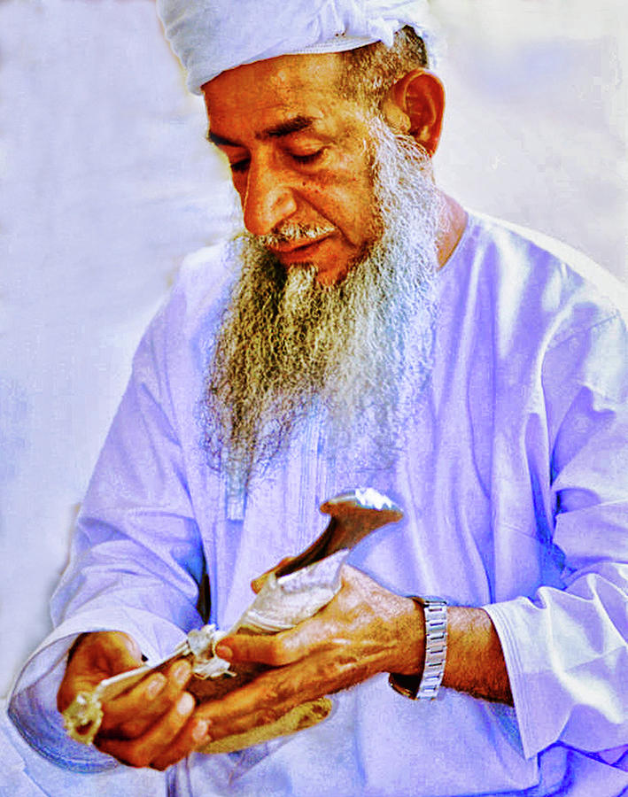 Omani knife maker, Folk Life festival. 2005 Photograph by Bill Jonscher