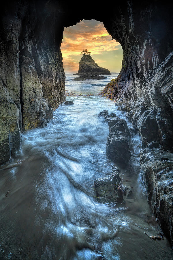 Oregon Coast Water Tunnel Photograph by Michael Ash