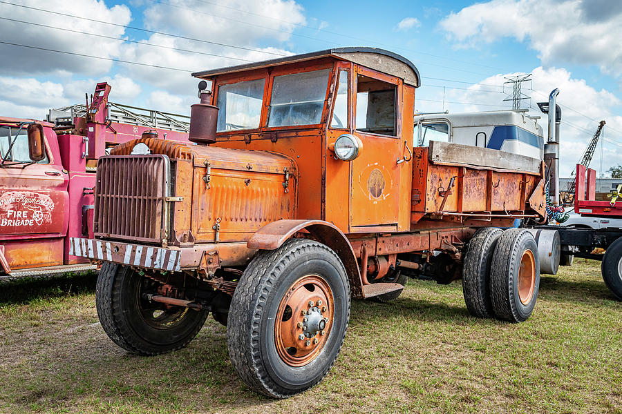 Oshkosh 4x4 Dump Truck Photograph by Gestalt Imagery - Pixels