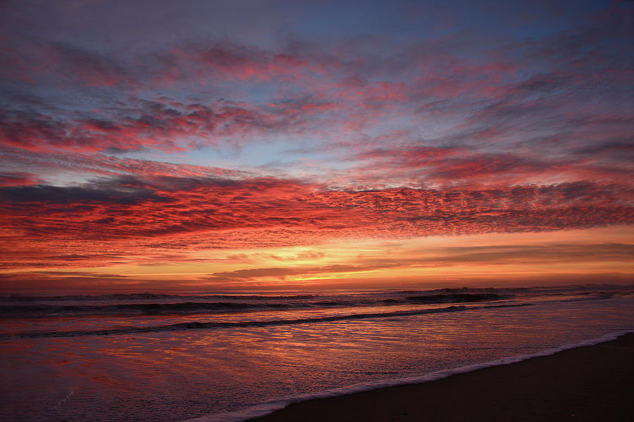 Outer Banks sunrise Photograph by Margaret Wiktor - Fine Art America