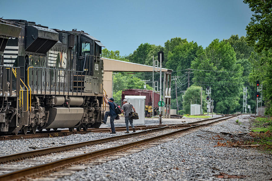 Paducah and Louisville Railway on WYX1 prepares to depart Photograph by Jim Pearson