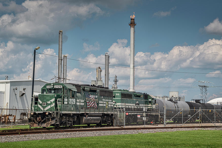 Train Photograph - Paducah And Louisville Salute To Our Veterans Unit by Jim Pearson