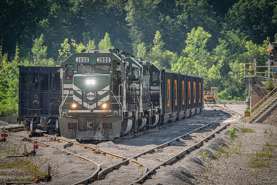 Train Photograph - Paducah and Louisville Scottys Rock train at Litchfield Ky by Jim Pearson