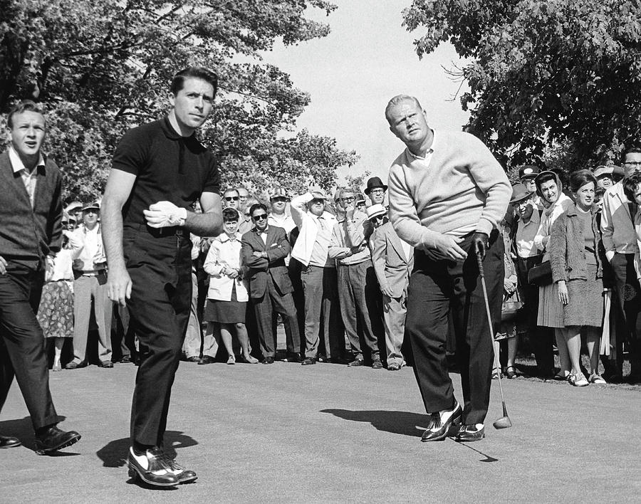 Arnold Palmer Photograph - Palmer, Player And NIcklaus by Underwood Archives