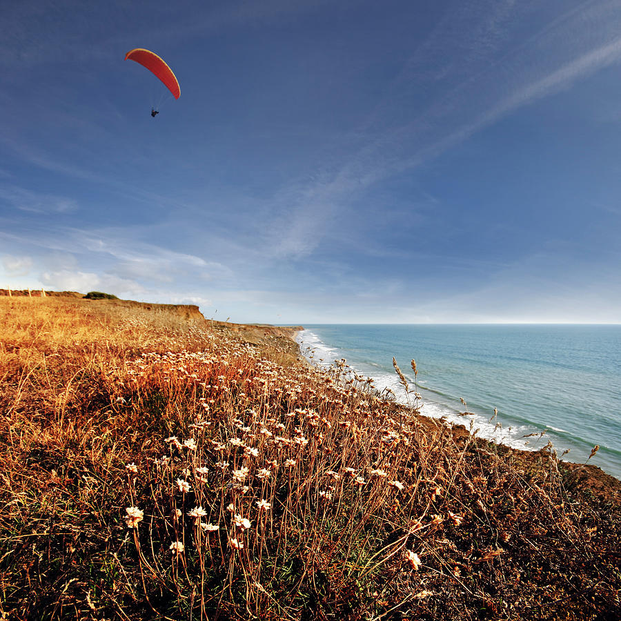 Paragliding Photograph by s0ulsurfing - Jason Swain