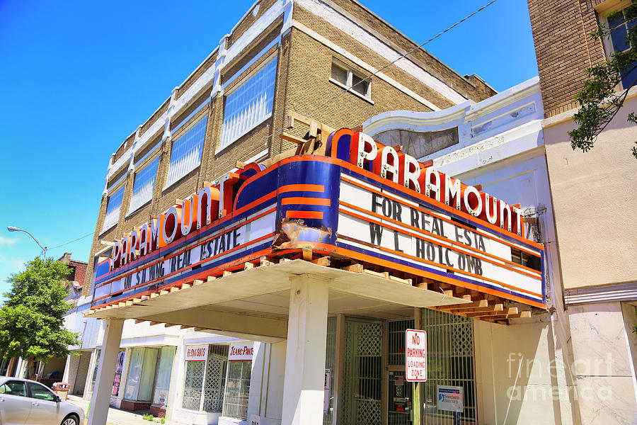 Paramount Theater Clarksdale MI  Photograph by Chuck Kuhn