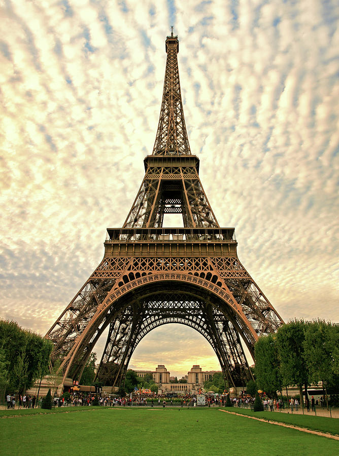 Paris. Eiffel Tower Digital Art by Edward Galagan