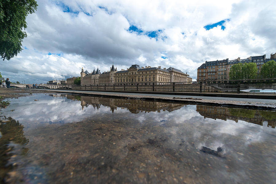 Paris et la Conciergerie : Mirror and blue sky Photograph by MathieuRivrin