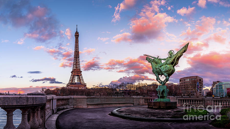 Bir Hakeim Photograph - Paris La France renaissante Eiffel Tower Sunset by Thomas Speck Bir Hakeim Photograph - Paris La France renaissante Eiffel Tower Sunset by Thomas Speck