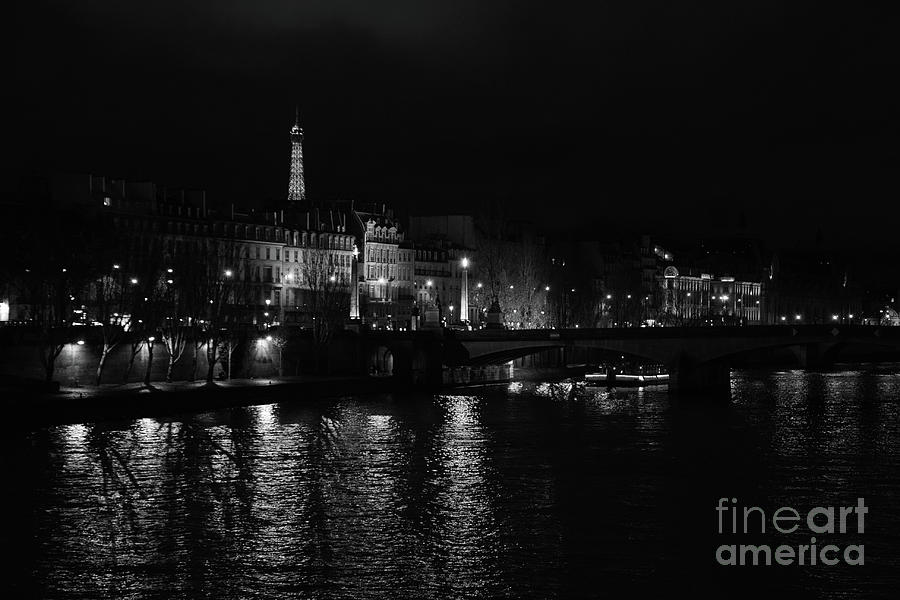 Paris. Night winter cityscape with illuminated Eiffel tower. Black ...