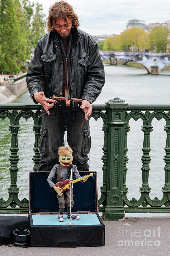 Paris Street Puppeteer  Photograph by Bob Phillips