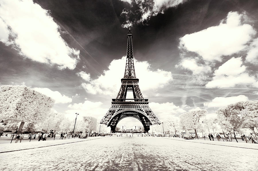 Paris Winter White Collection - His majesty Eiffel Photograph by Philippe HUGONNARD
