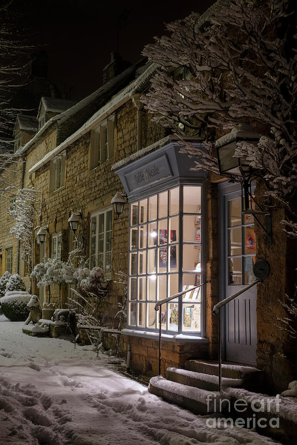 Park Street Stow On The Wold In Snow at Night Photograph by Tim Gainey