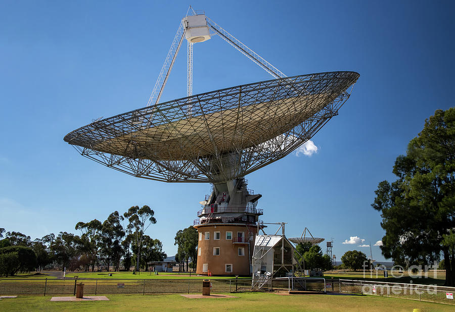 Movie Photograph - Parkes Radio Telescope by Melody Watson