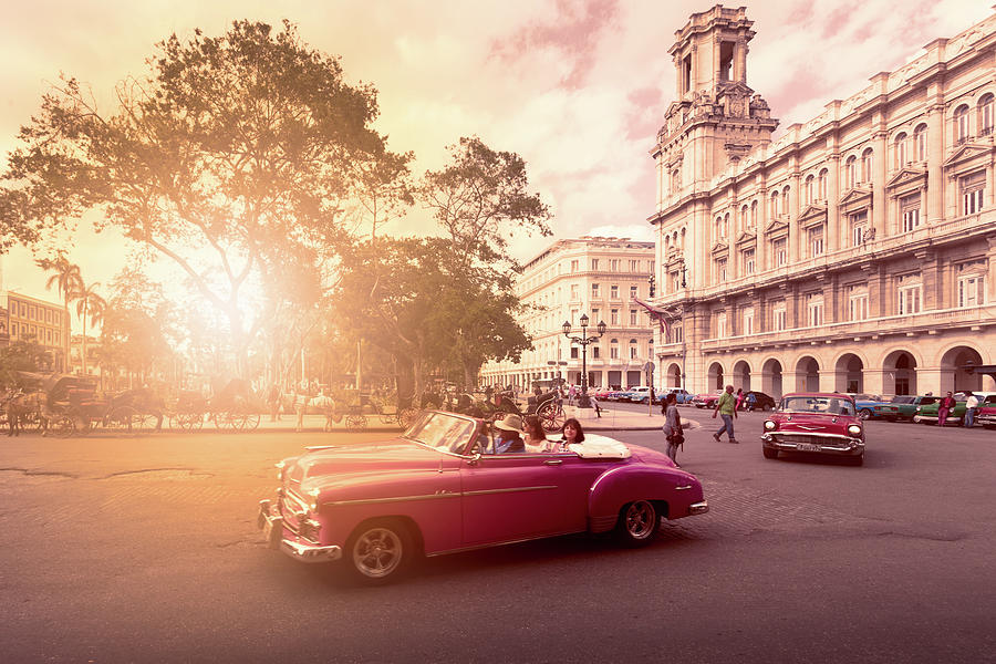 Parque Central, Havana Photograph by Mark Gomez