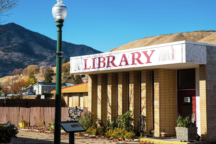 Pateros Library Photograph by Tom Cochran