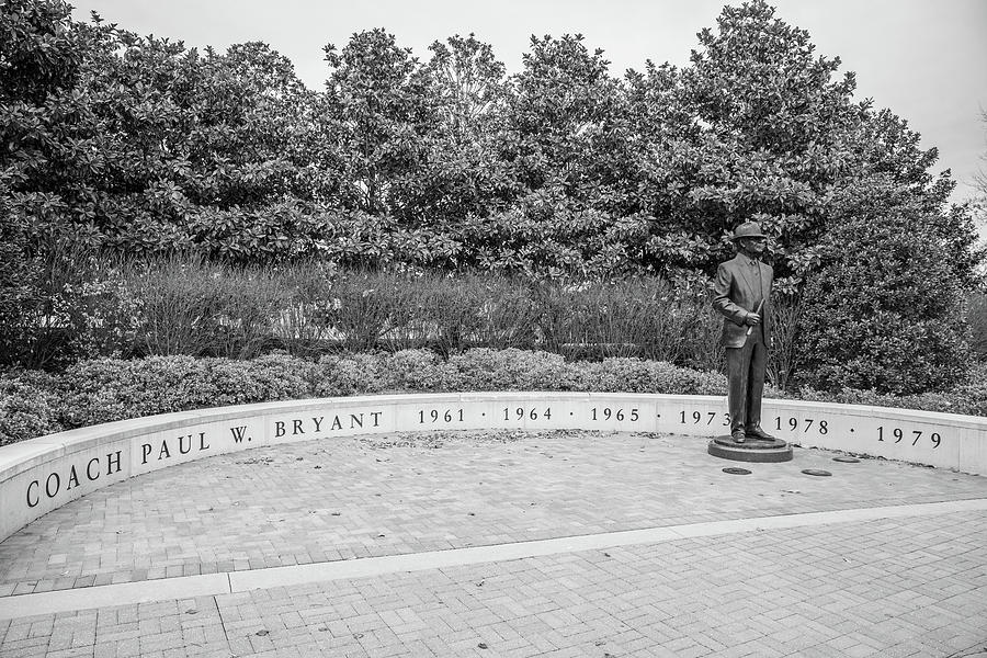 Paul Bryant Statue At University of Alabama  Photograph by John McGraw