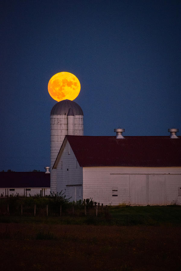 Paw Paw Moon Silo Photograph by Benjamin Riedmiller - Fine Art America