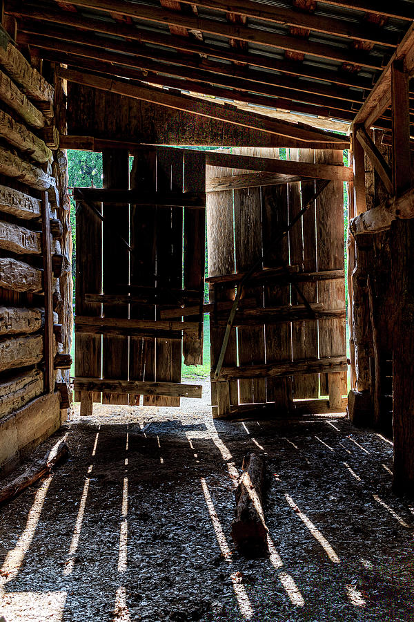 Penn Farm Barn Doors Photograph by David Ilzhoefer