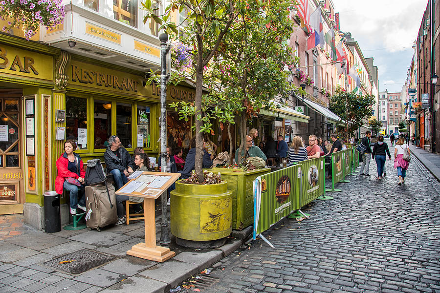 People dining outside of a traditional Irish bar Photograph by Edwin Remsberg