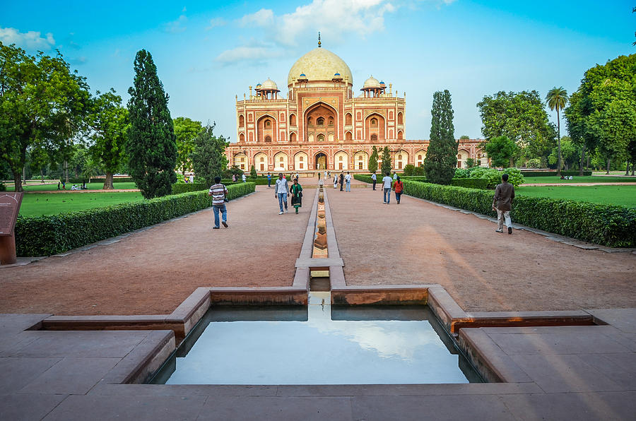 People walking and observing the Humayun tomb Photograph by By LTCE