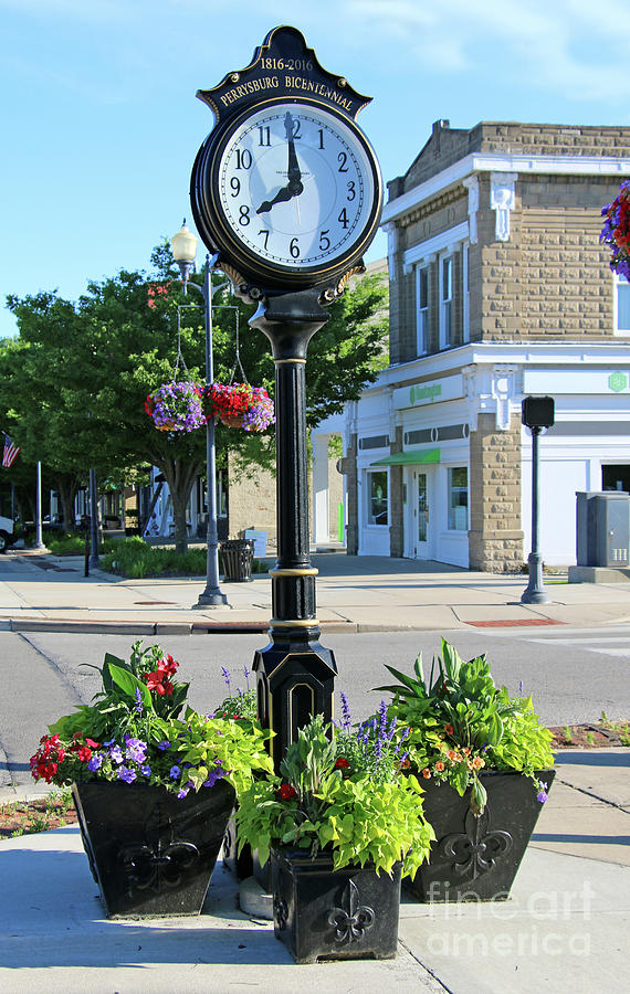 Perrysburg Ohio Clock 7538 Photograph by Jack Schultz
