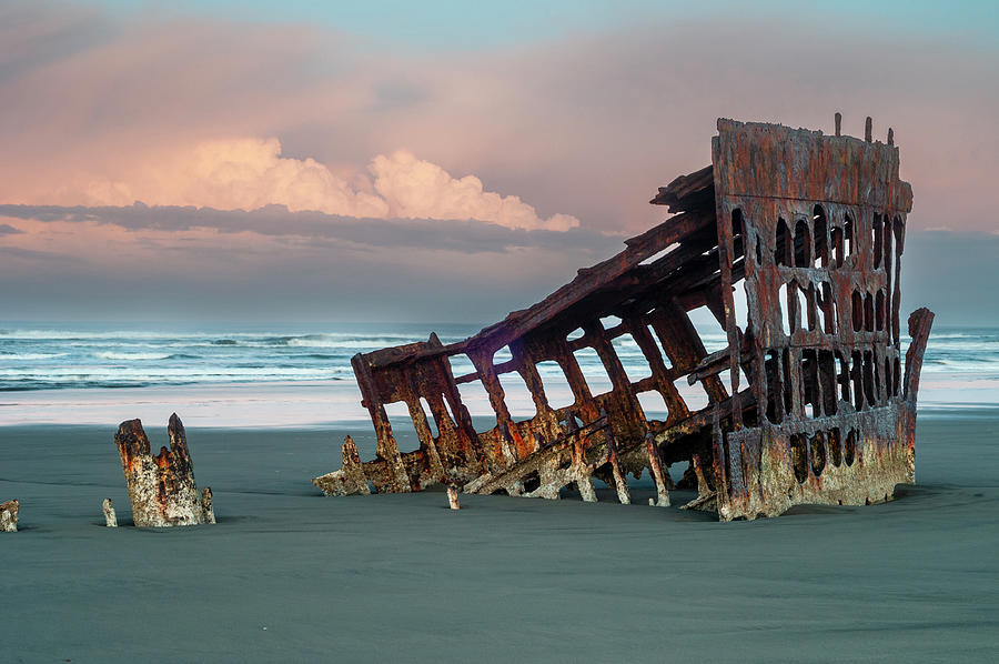 Peter Iredale Abandoned Photograph by Robert Potts