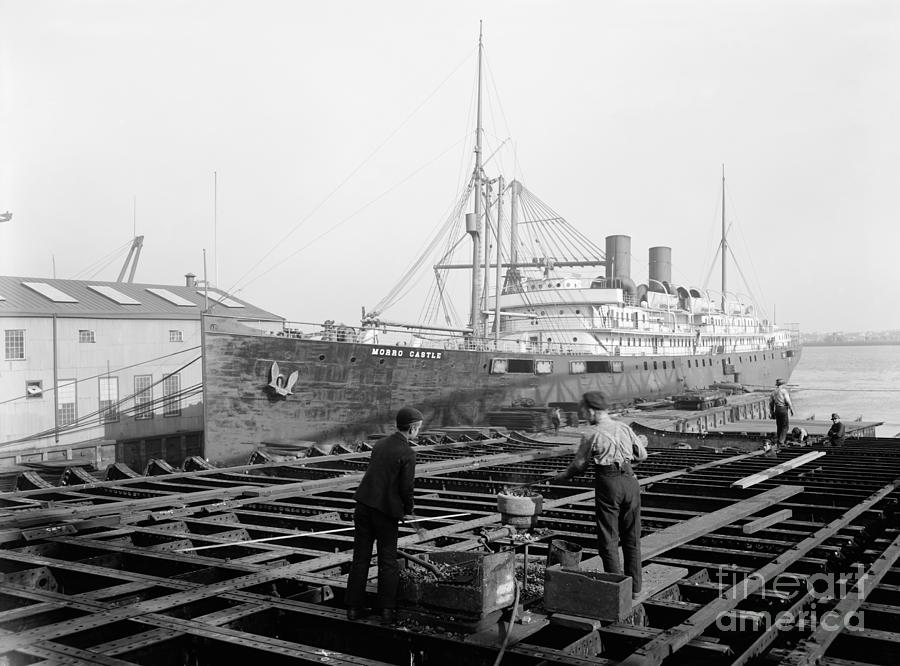 Philadelphia Shipyard, c1901 Photograph by Granger