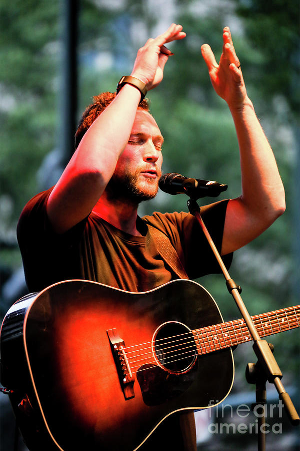 Phillip Phillips Performing Iv Photograph By Robert Yaeger Fine Art America