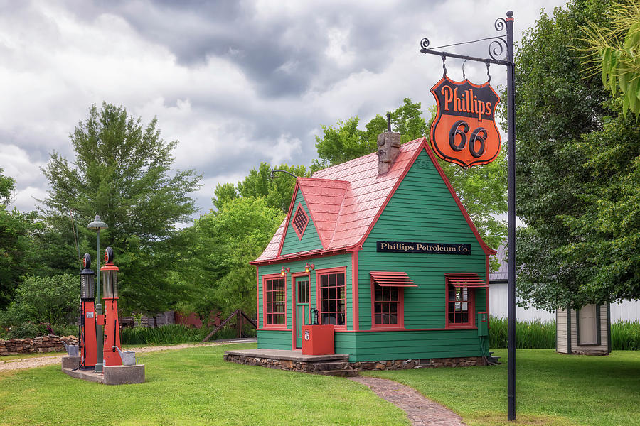 Phillips 66 - Red Oak II - Route 66 Photograph by Susan Rissi Tregoning