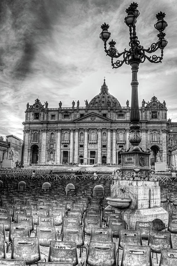 Piazza di San Pietro Photograph by Sonny Marcyan