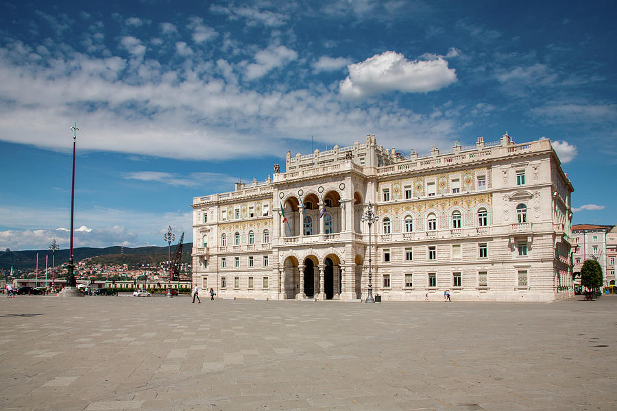 Piazza unita ditalia, Trieste Photograph by Ian Middleton